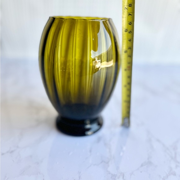 Vintage Midcentury modern Empoli glass olive green optic vase - Picture 5 of 6